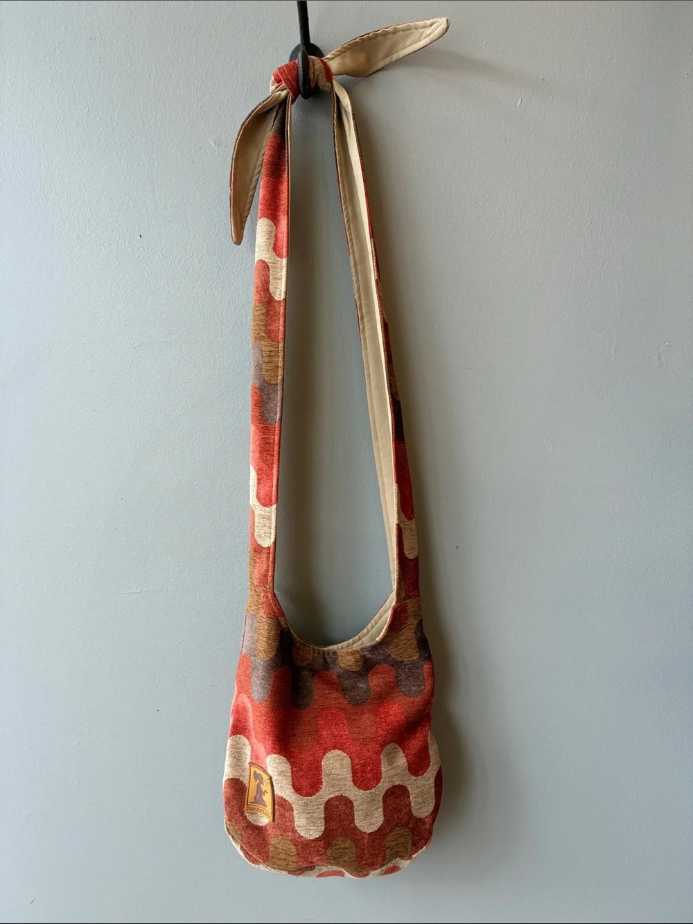 New Hope Girls Wavy Tapestry Orange & Tan Crossbody Shoulder Bag - Picture 1 of 9